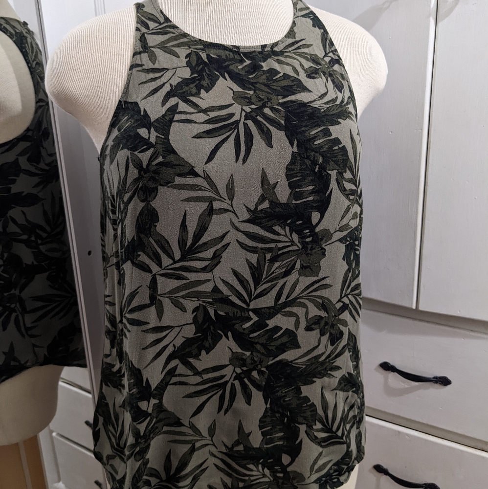 Large Old Navy Green tropical printed sleeveless tunic blouse